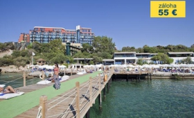 Hotel Merit Crystal Cove