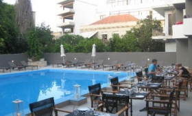 Amphitryon Hotel