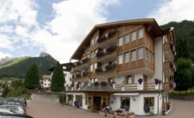 Hotel Debra Park – Moena