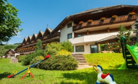 Hotel Bellacosta S Bazénem – Cavalese