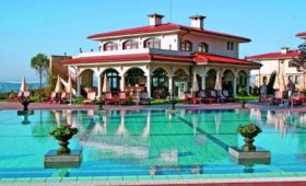 Royal Palace Helena Sands