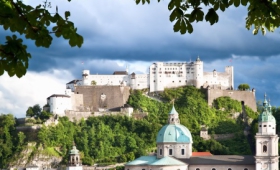 Salcburk město baroka s kartoua wellness pod Alpami
