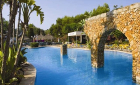Ola Es Ravells Apartments