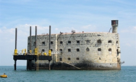 K pevnosti Boyard a vinicím Bordeaux