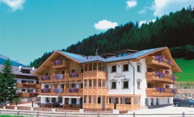 Almhotel Berghof