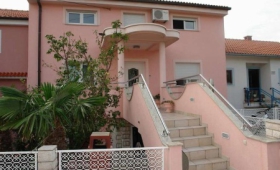 Vila 1323-329