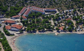 Holiday Village Jezera – Lovišća, Lovišča