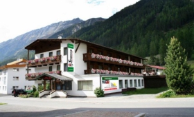 Al First Mountain Hotel Ötztal