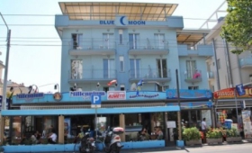 Hotel Blue Moon