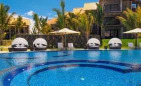 Crystals Beach Resort Belle Mare