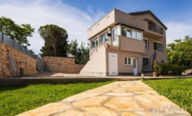 Vila Olivari Lujo