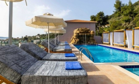 Skiathos Avaton Suites & Villas