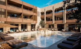 Aethra & Suites
