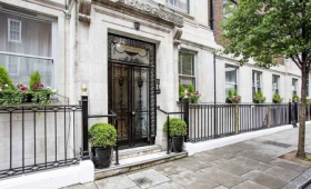 Astor Court