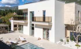 Villa Veluri (Kaštel Lukšić)