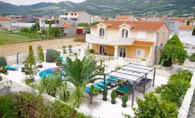 Villa Rosalia (Kaštel Stari)